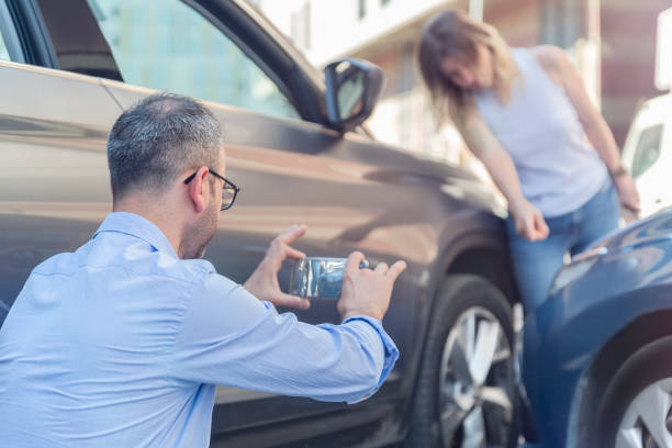 Professional Full Coverage Car Insurance technician working in Cascade Locks, OR